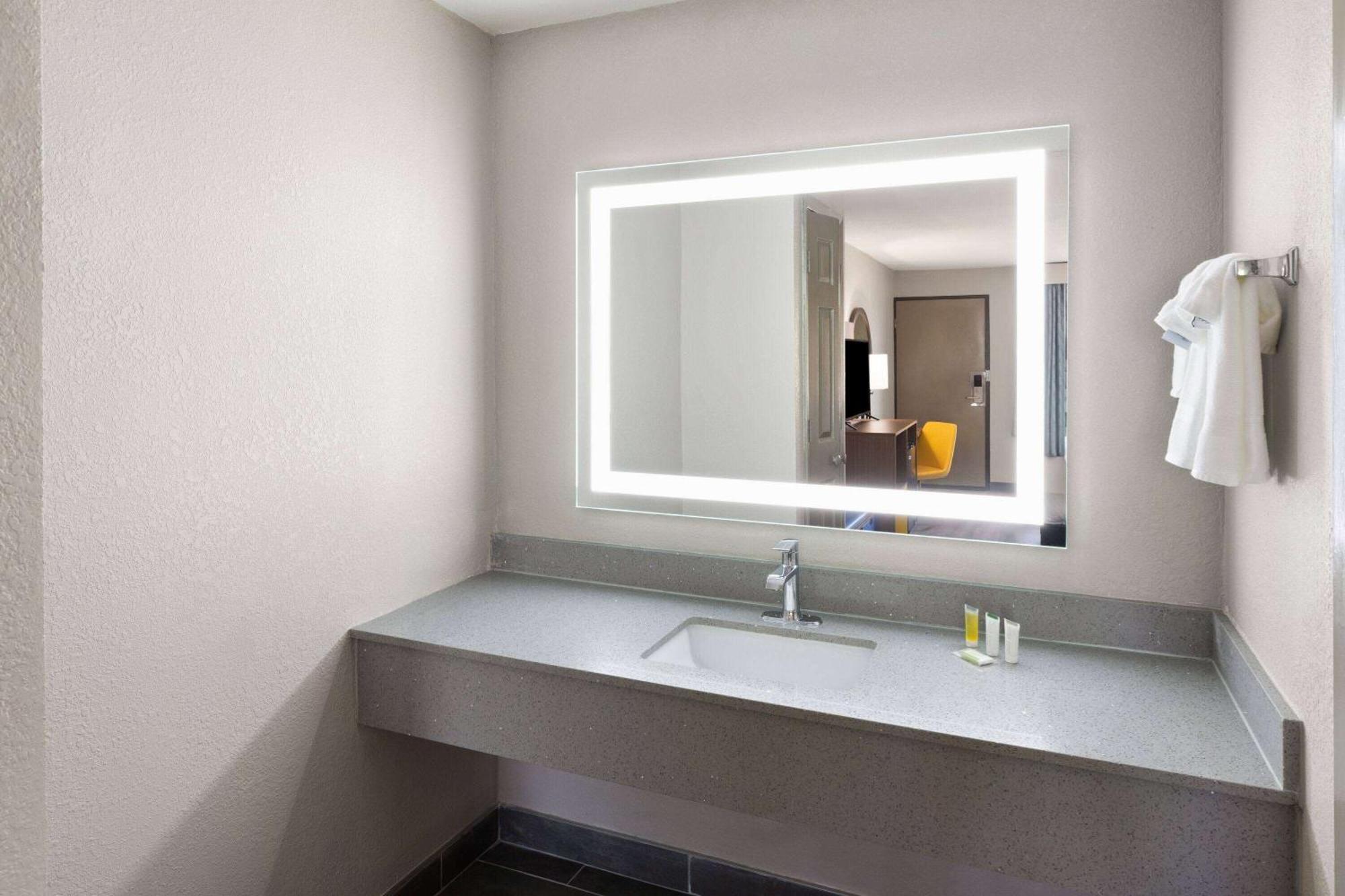 Days Inn & Suites By Wyndham ויקסבורג מראה חיצוני תמונה
